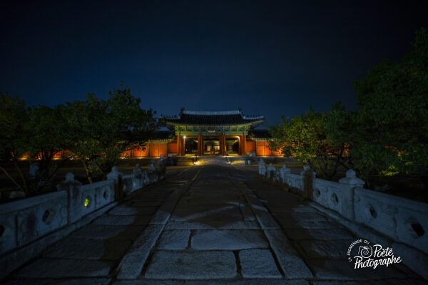 Le pont au crépuscule